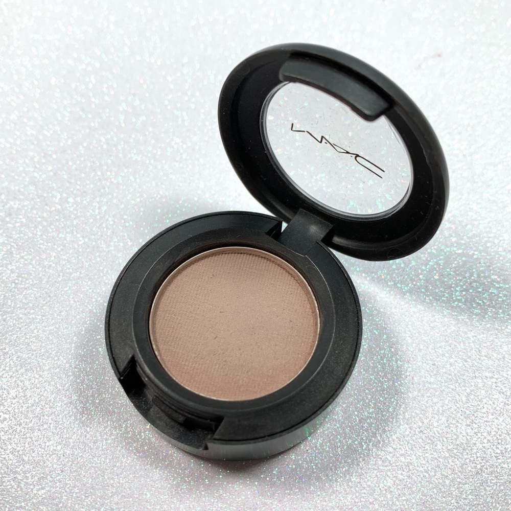 MAC Eyeshadow Aria